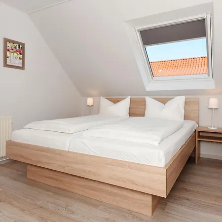 Haus An Der Burg Apartment *