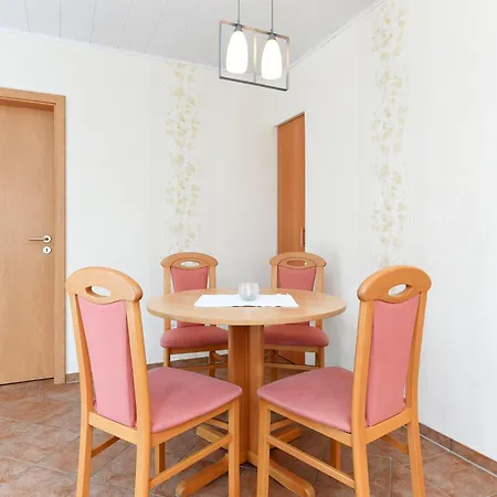 Apartment Haus An Der Burg Werdum